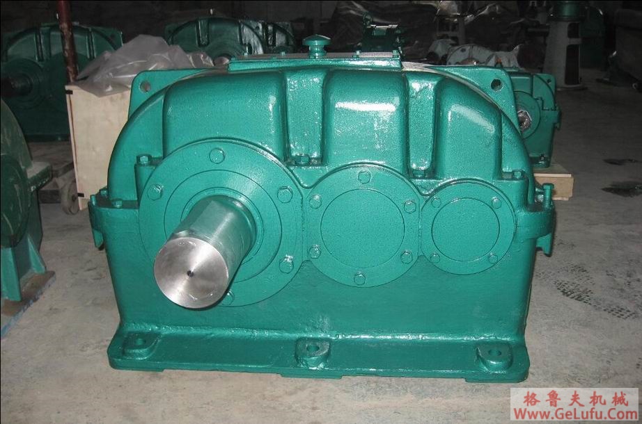 带斜齿轮减速机的带式紧凑型无级变速机（0.25kw～1.1kw）