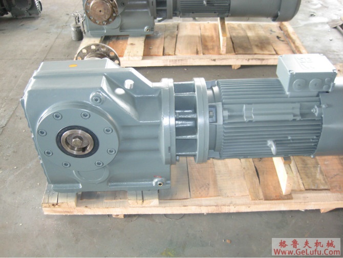 WR系列斜齿轮硬齿面减速机技术参数（功率4kW）