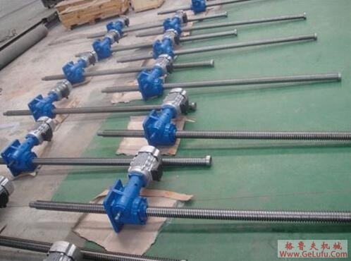 SK系列斜齿轮―蜗旋伞齿轮减速电机选型参数表（功率37kW-55kW）