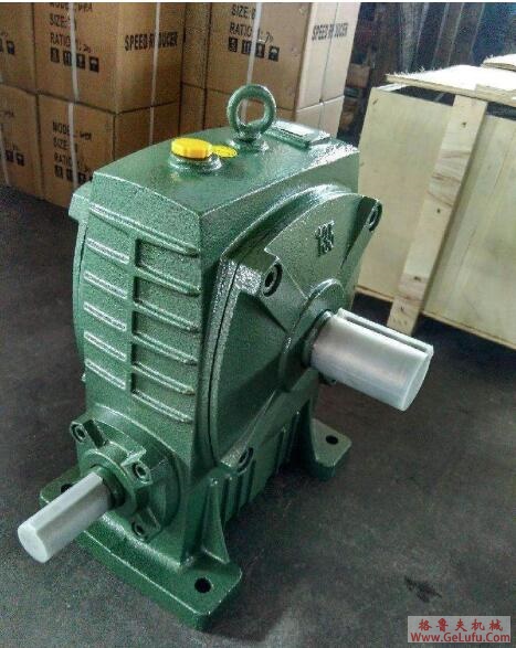 WHX120、WHX125、WHX150、WHX160、WHX180、WHX200、WHX210、WHX250、WHX280、WHX300、WHX320、WHX360、WHX400、WHX420、WHX450、WHX500型圆弧圆柱蜗杆减速机外形尺寸JB2318―79(图1)