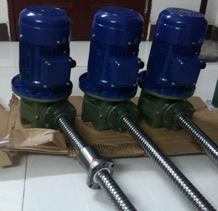 ZNG型悬挂式中心传动浓缩机：污泥处理的革命性突破(图1)