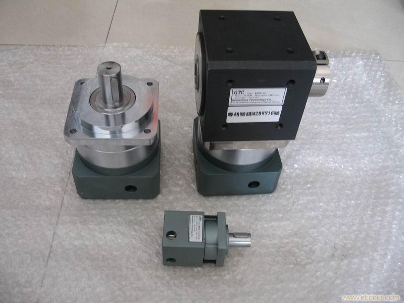 一般什么原因会引起齿轮减速机漏油?